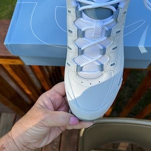 Easy Spirit Sneakers- Size 10.5M - Brand new never been worn